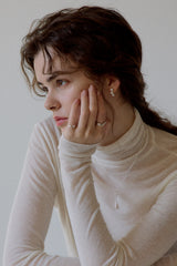 Curve Pearl Earrings