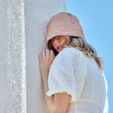 Embo longlabel drop bucket hat Pink