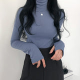 FINGER HOLE HIGH NECK T-SHIRT