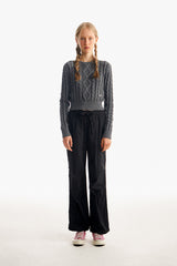 スモールチェリーツートンケーブルクロップニット／SMALL CHERRY TWO-TONE CABLE CROP KNIT [CHARCOAL]
