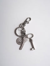 VINTAGE KEY KEYRING