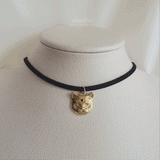 メルビーザキャットシリーズ - キャットフェイスチョーカー / Melbie the Cat Series - Cat Face Choker (Gold ver.) (Kep1er Youngeun Necklace)