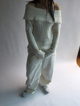 Off-shoulder long knitwear