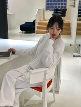 ブライトVネックニット
