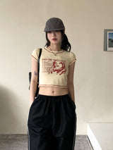 チャカレッドプリントクロップ半袖Tシャツ / Chaka Red Printed Cropped Short Sleeve T-Shirt