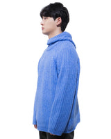 フードつきニット