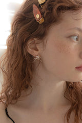 クリスタルウィズリボンタイピアス/Crystal with ribbon tie earring (3colors)