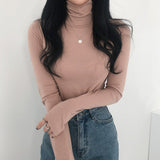 FINGER HOLE HIGH NECK T-SHIRT