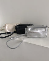 ローケングロッシースクエアショルダークロスボディバッグ / Loken Glossy Square Shoulder Crossbody Bag