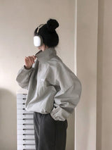 [BELLIDE MADE] スポーティーハーフジップアップナイロントレーナー