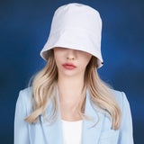 Label drop over fit bucket hat WHITE