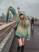 (UNISEX) カラフルグラデーションオーバーニットフード