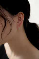 petit flower earring - silver