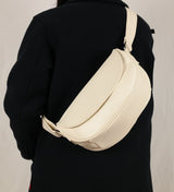 クアホッグメッセンジャーバッグ / quahog white