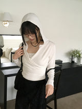 Chey ドレープラップクロップフードスウェットシャツ