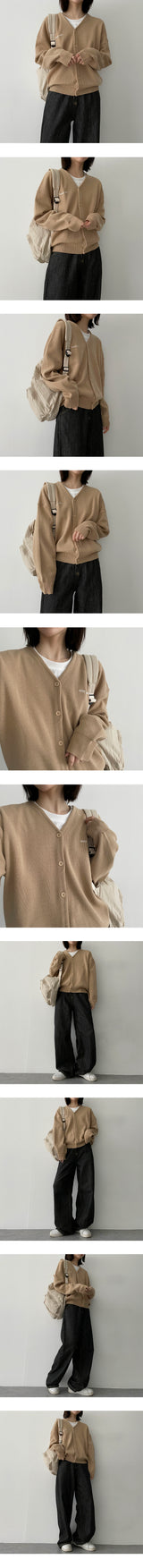 コージー刺繡Vネックニットカーディガン/Cozy's embroidered V-knit cardigan
