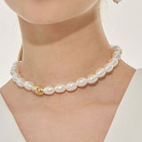 Shy bloom necklace (6586877968502)