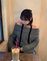 グレースオフショルダーニット