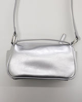ローケングロッシースクエアショルダークロスボディバッグ / Loken Glossy Square Shoulder Crossbody Bag
