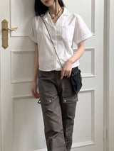 バオポケットVネックオープンカラークロップド半袖シャツ / Bao pocket V-neck open collar cropped short-sleeved shirt