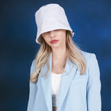 Label drop over fit bucket hat WHITE