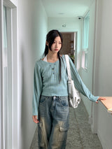 ハイニーリブドVネックセミクロップロングスリーブニット