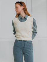 ROUND NECK BOUCLE KNIT VEST IVORY