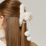 ポンポンファーヘアクリップ　ホワイト