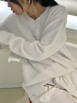 ブライトVネックニット
