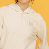 プリーツクロップスナップフーディー / PLEATS CROP SNAP HOODIE_IVORY