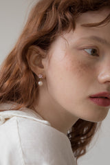ピンククリスタルアンドパールドロップピアス/Pink crystal and pearl drop earring