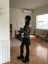 クアントストライプドオフショルダーニット