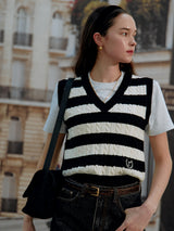 V NECK CABLE KNIT VEST BK+IV