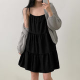 [Adjusting the strap] cancan sleeveless dress