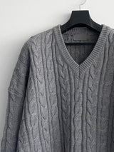 Stick cable V knit