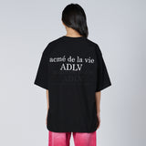 ベイビーフェイスキャットハグガール半袖Tシャツ BLACK
