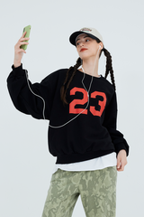 23プリントスウェットシャツ