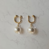 Horse Shoe and Pearl Piercing (Medium) - Gold Color
