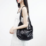 Flan Glossy Leather Hobabag