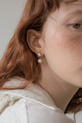 ピンククリスタルアンドパールドロップピアス/Pink crystal and pearl drop earring