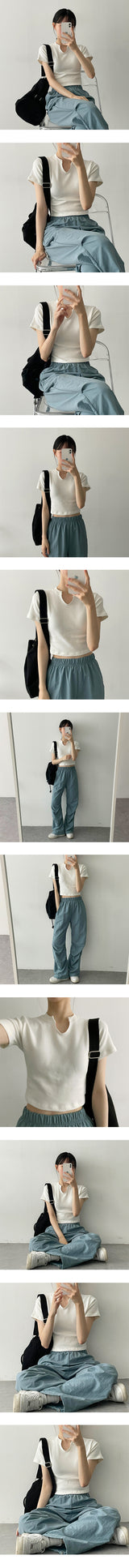 スティッチ VスリットクロップドショートスリーブTシャツ / Stitch V-slit cropped short-sleeved T-shirt